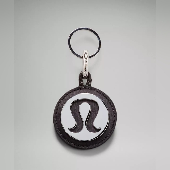lululemon Logo Bag Charm & Keychain black - Picture 1 of 4